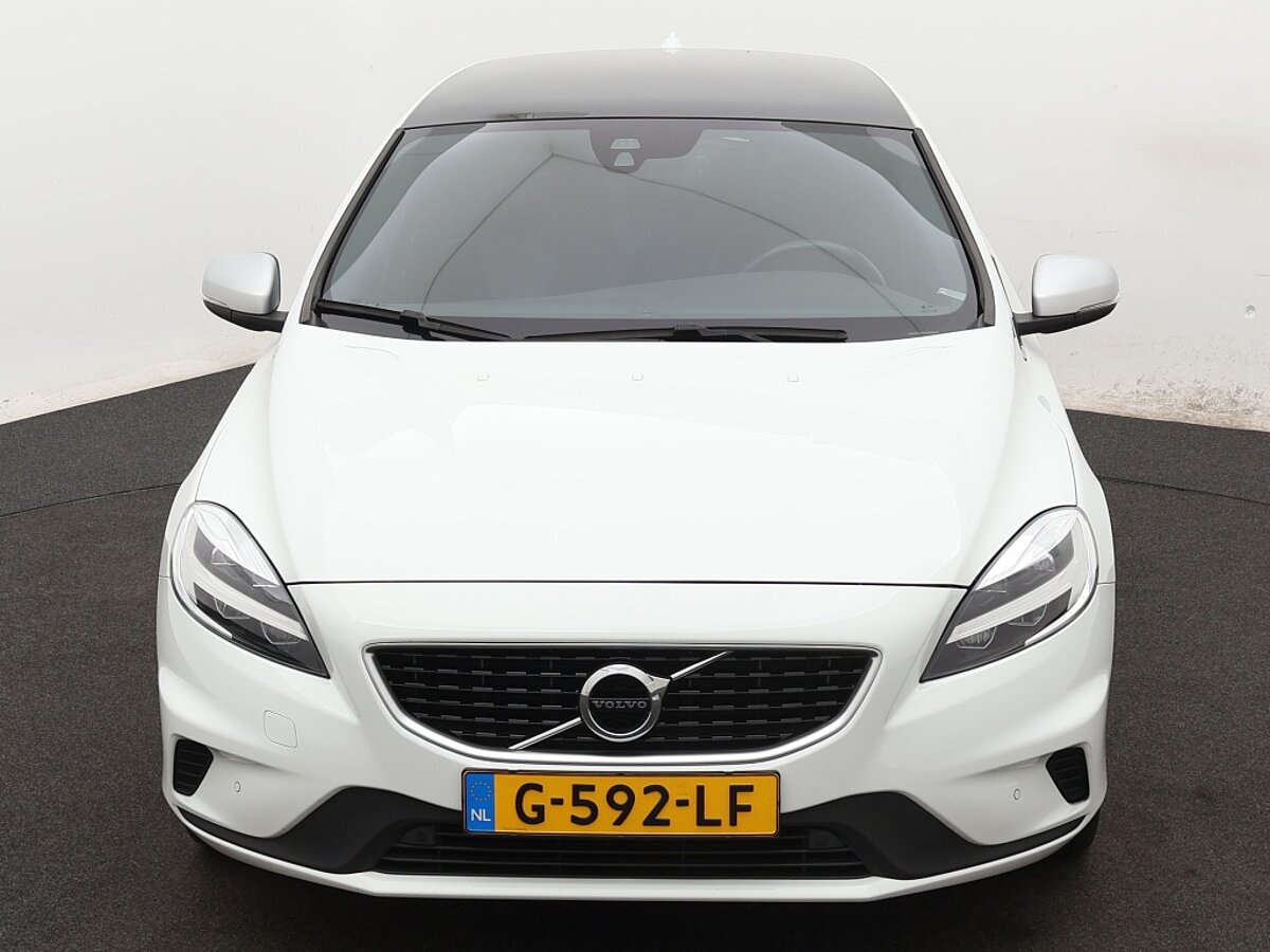 36012027 volvo v40 1 5 t3 polar sport 8 03