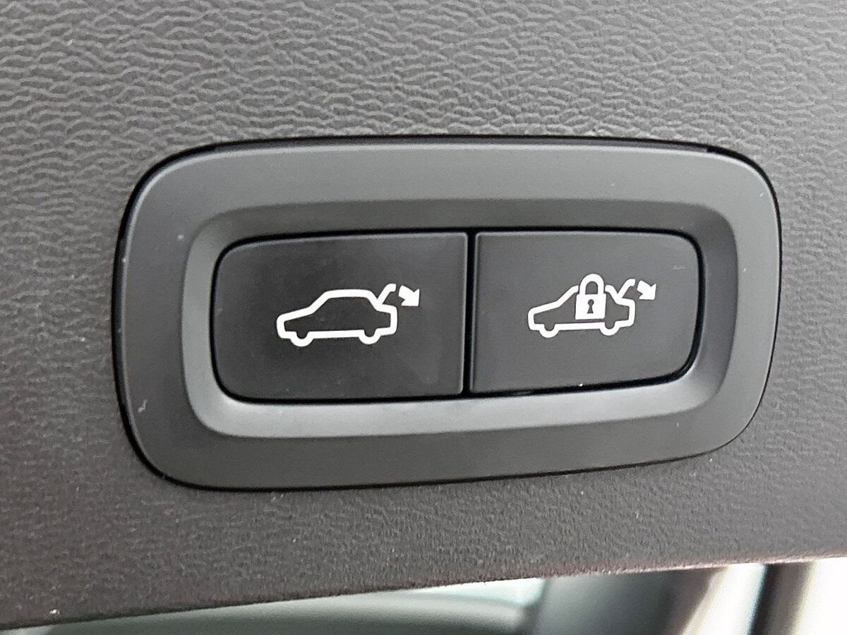 48084423 volvo xc40 1 5 t5 recharge r design 51