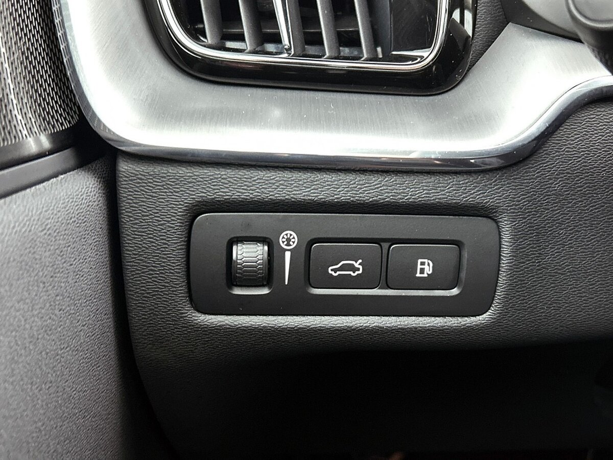 49424857 volvo xc60 2 0 t6 plug in hybrid awd inscription 75