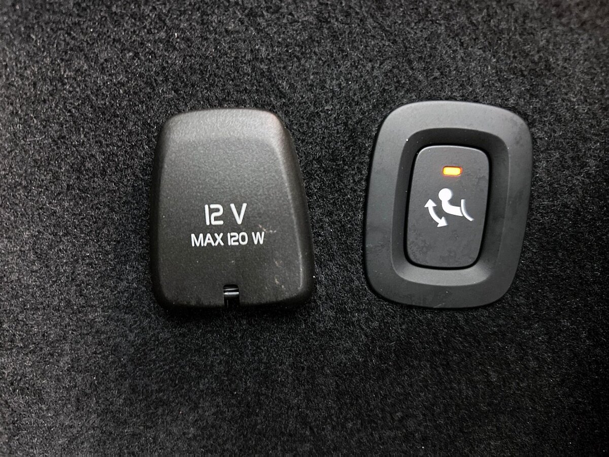 49833650 volvo v60 2 0 t6 awd plus dark trekhaak 360 camera harman kardon aud 75