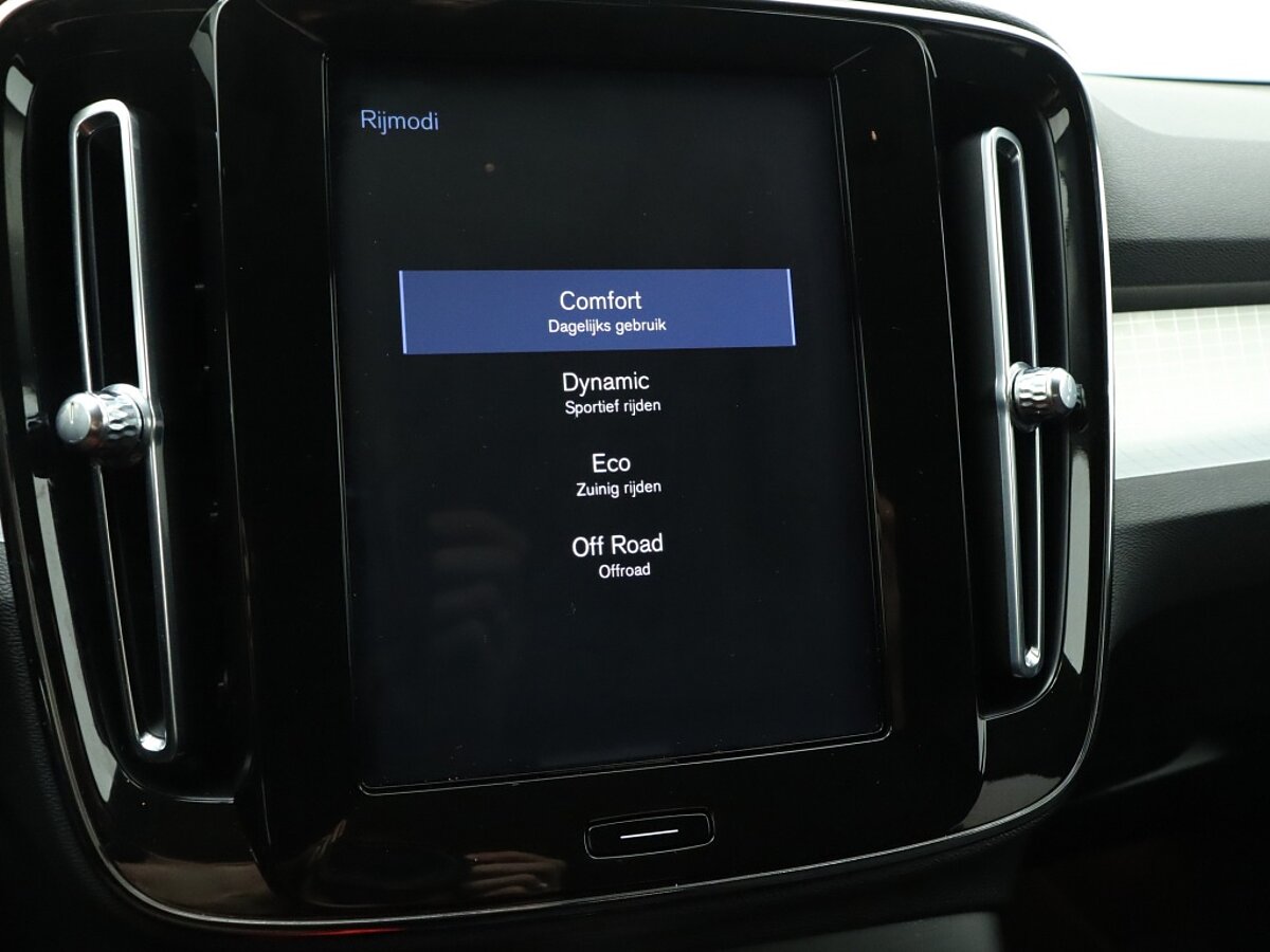 35952895 volvo xc40 t3 geartronic business pro adaptive cruise camera blis 51