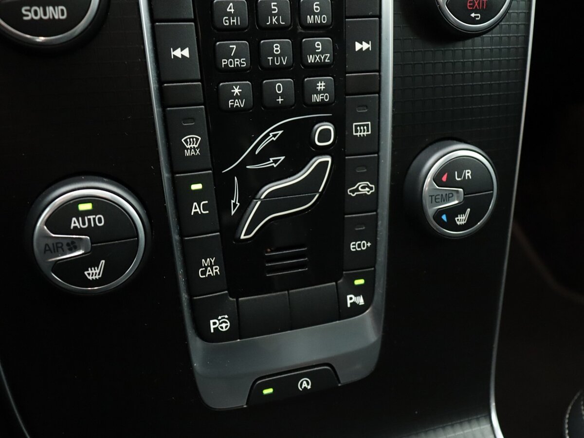 36007830 volvo v40 1 5 t3 polar sport panorama dak navigatie pdc 67