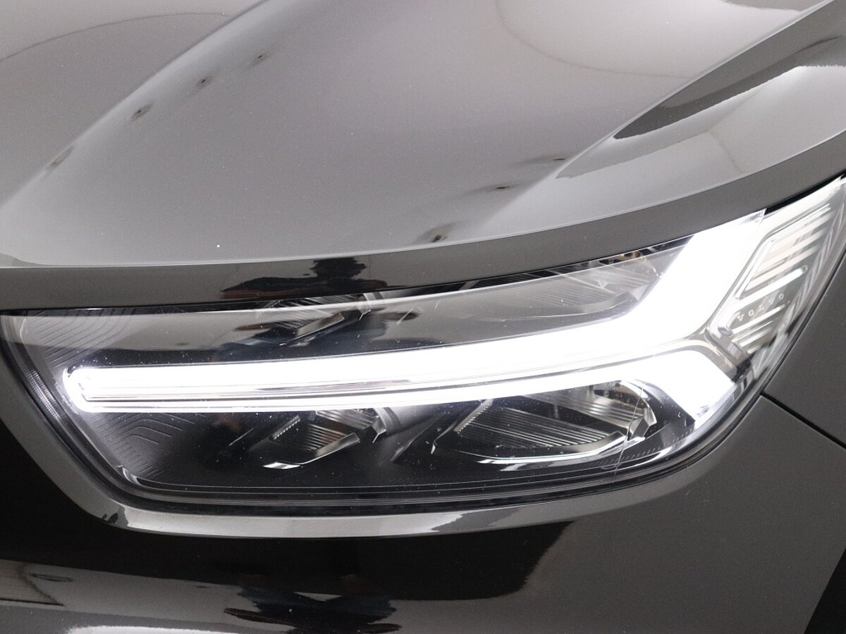43837479 volvo xc40 recharge p8 awd r design 46