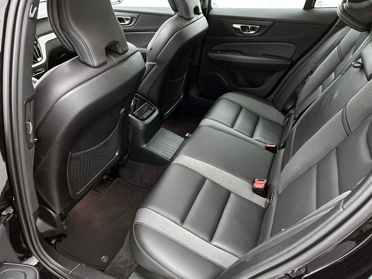 46060619 volvo v60 2 0 t6 awd plus dark 360a camera trekhaak panoramadak 3f6f3c