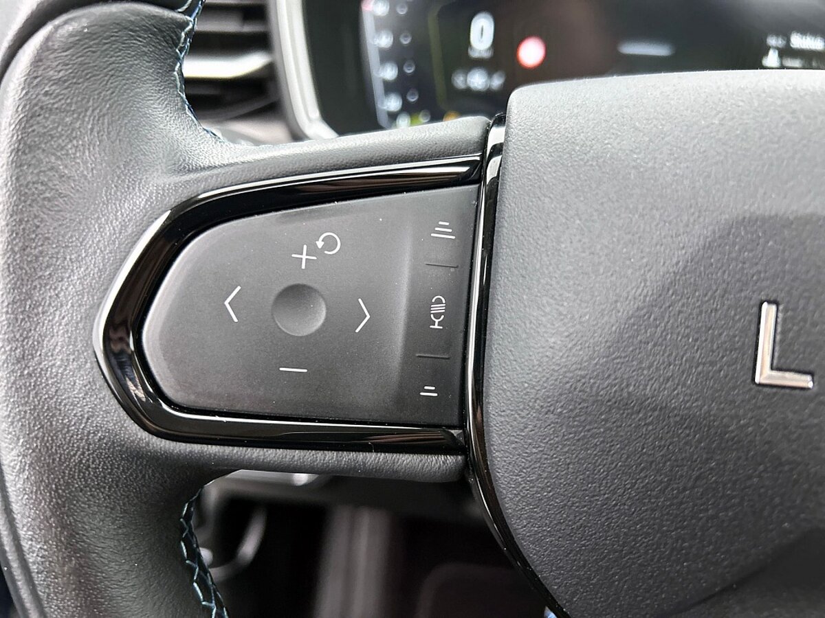 49107908 lynk co 01 1 5 lederen bekleding zwarte velgen 12 maanden garantie 11