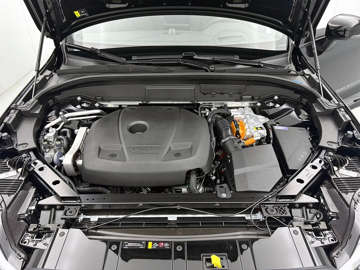 49114272 volvo xc60 2 0 t6 awd ultra black edition 46