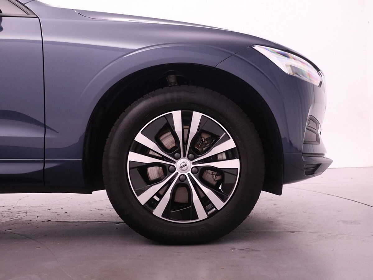 36022184 volvo xc60 2 0 b5 momentum exclusive 12