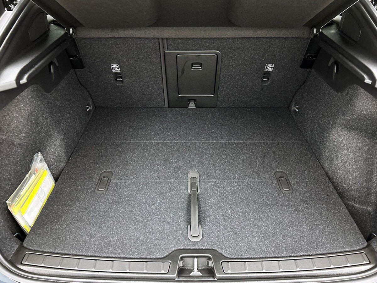 46180812 volvo ec40 ec40 plus dark 20 velgen power seats getint glas dakbog 41