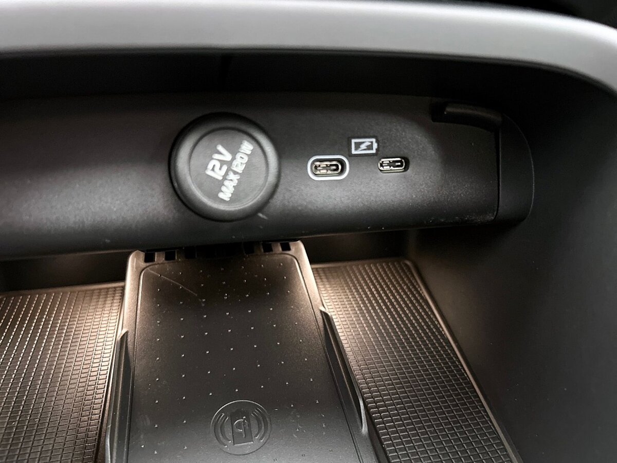 46844168 volvo xc40 2 0 b4 plus black edition 3da82c