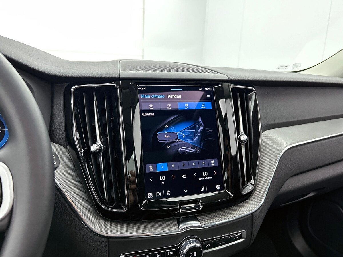 49717398 volvo xc60 2 0 t6 awd plus dark trekhaak 360a camera panoramadak 70