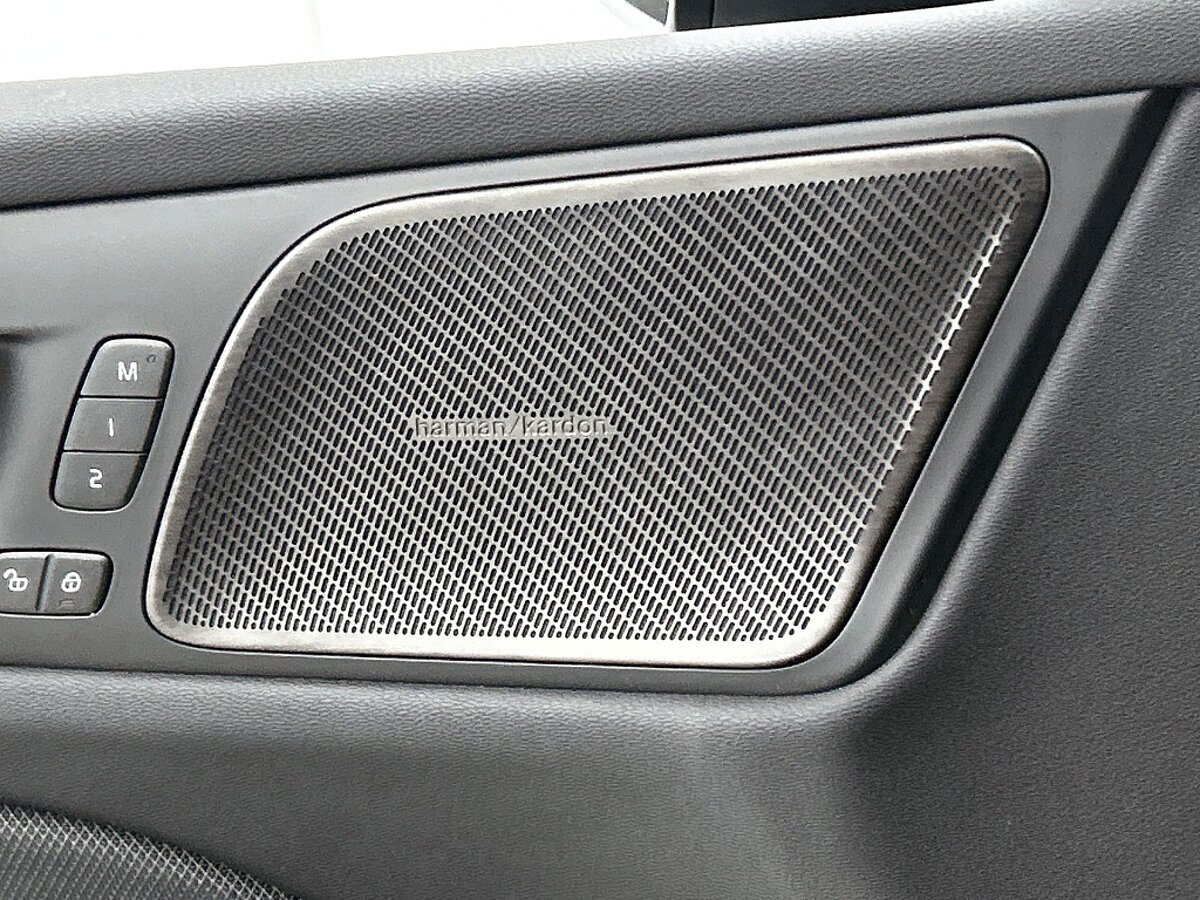 49833852 volvo v60 2 0 t6 awd plus dark trekhaak leder camera 360 harman ka 56