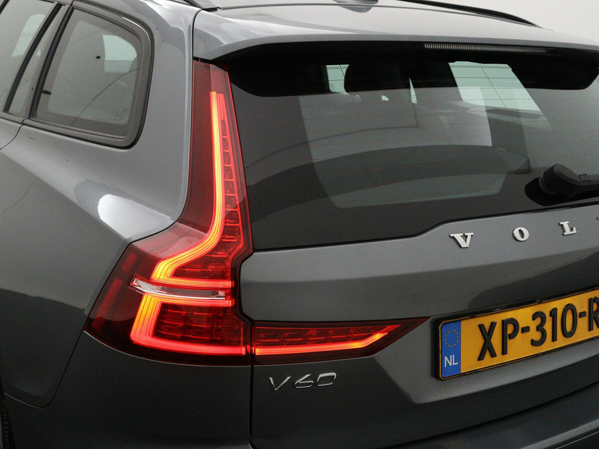 34254967 volvo v60 2 0 t8 recharge awd r design panoramadak stoelen met geheuge 38