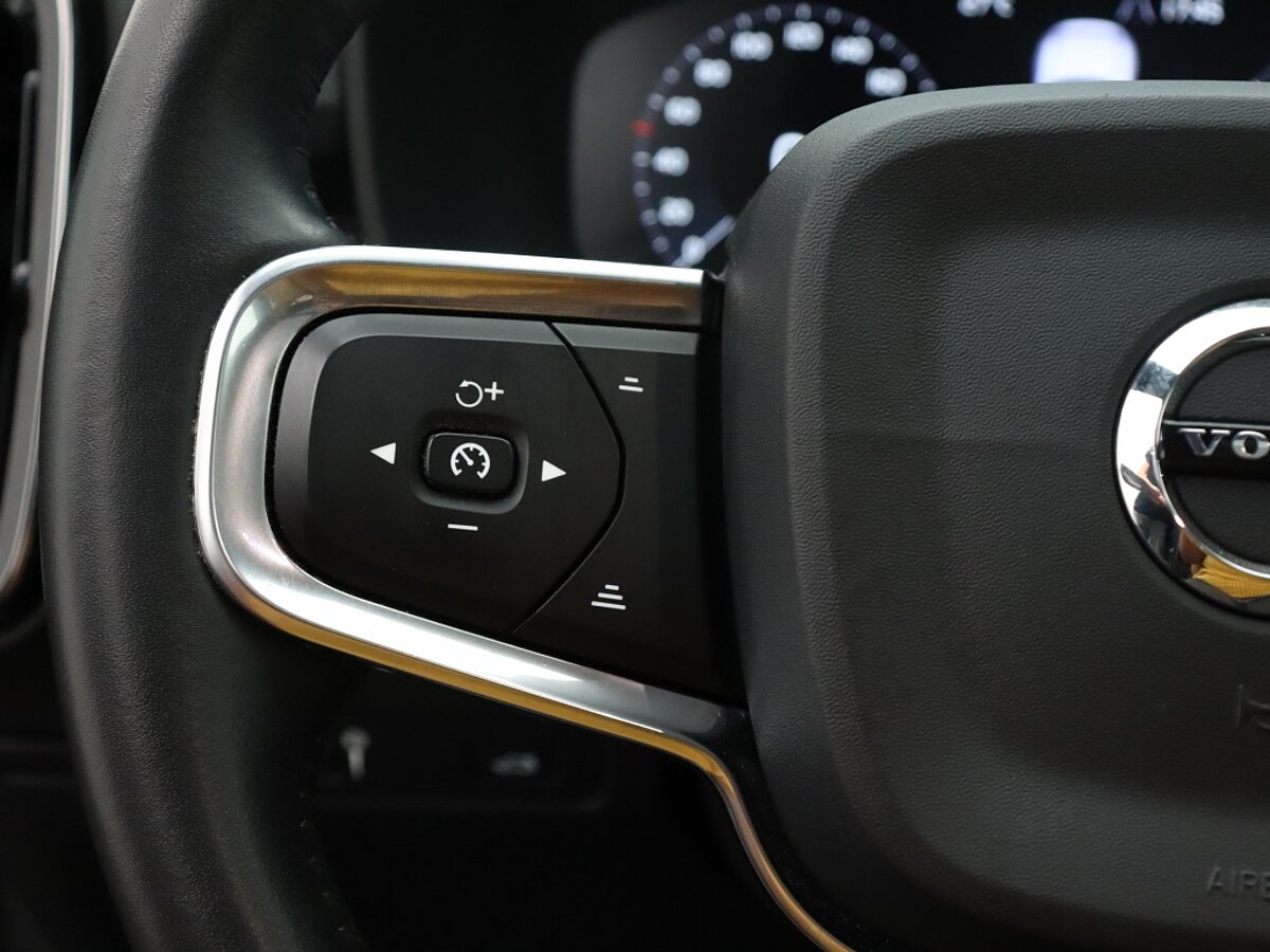 35925083 volvo xc40 2 0 t4 awd 6b88f7