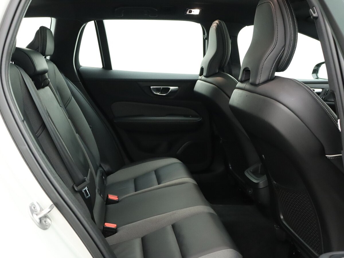 36155169 volvo v60 2 0 b3 r design 89