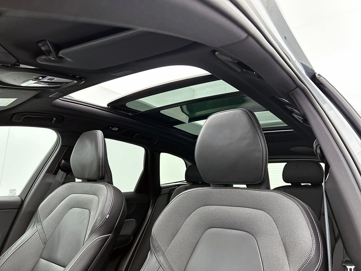 48340442 volvo xc60 2 0 t6 plug in hybrid awd ultimate dark luchtvering trekhaak 73