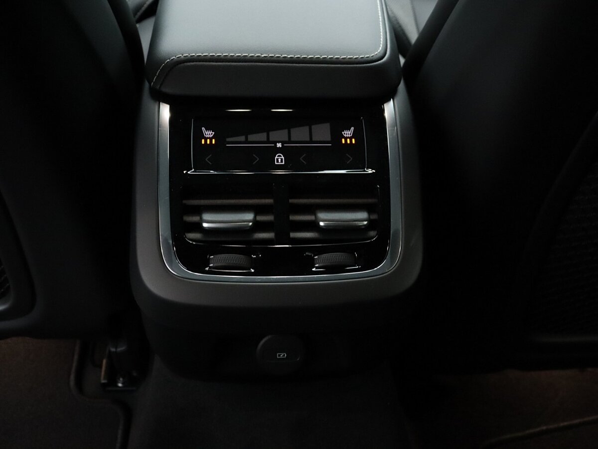 38858145 volvo v60 2 0 b3 ultimate dark 360 camera trekhaak getint glas 2d4e9b