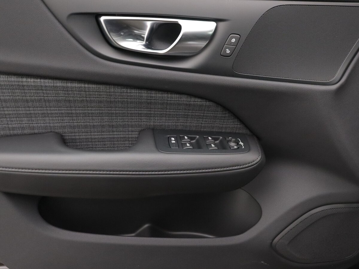 39204316 volvo v60 2 0 t6 awd essential edition adaptive cruise stoelverwarming bc8131