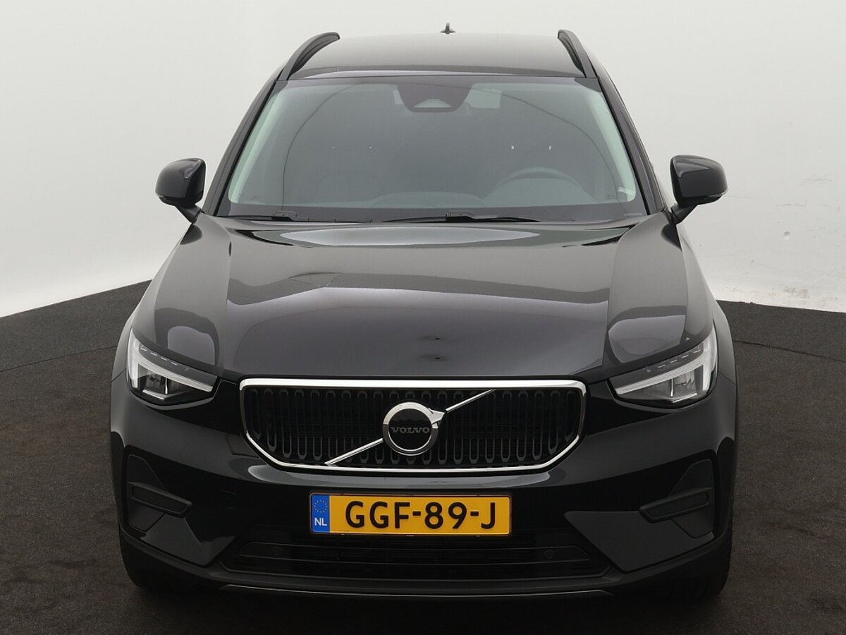 43888100 volvo xc40 2 0 b3 essential 8 09