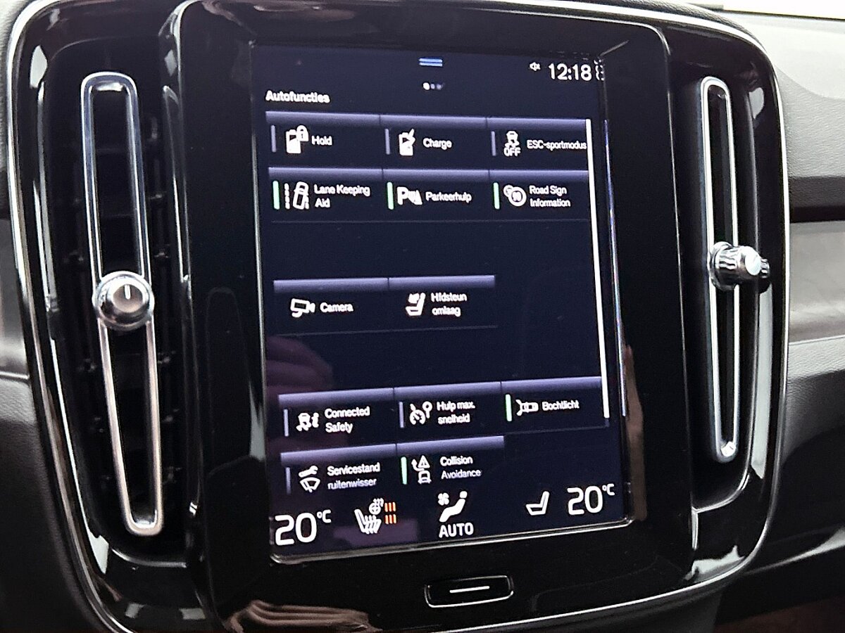 46060550 volvo xc40 1 5 t4 plus dark 56