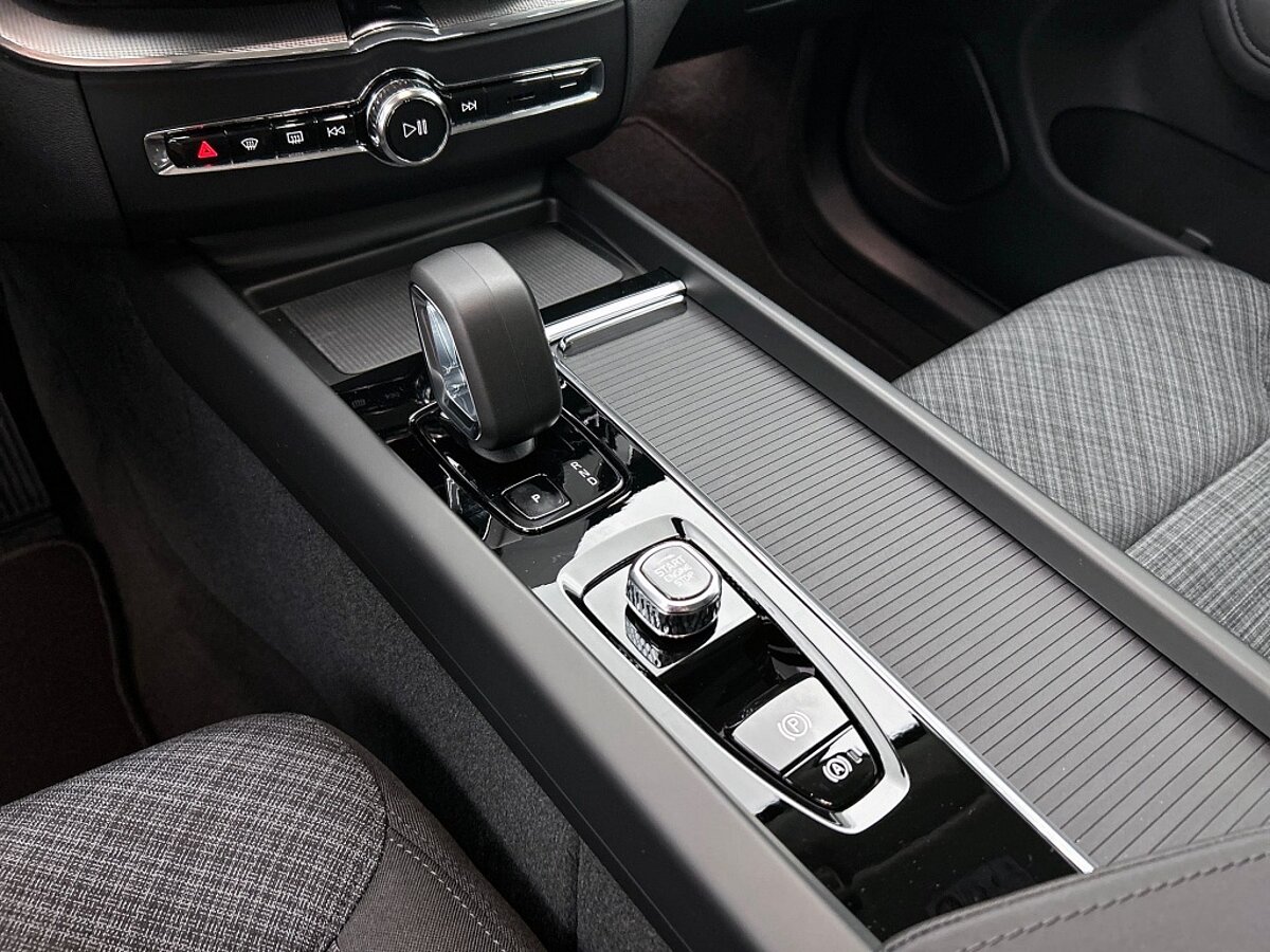 46518073 volvo xc60 xc60 t6 awd essential actie van 66130 voor 60 700 driver a 34