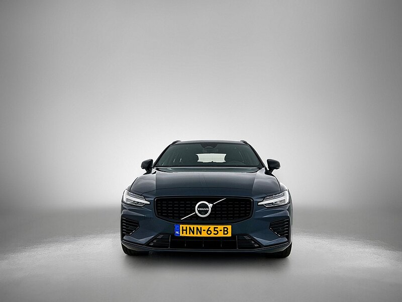 47465265 volvo v60 2 0 t6 awd dark 6 05