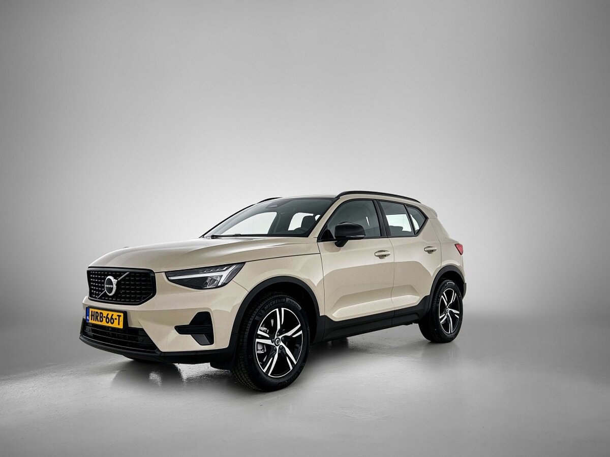 47569062 volvo xc40 2 0 b4 plus dark 3