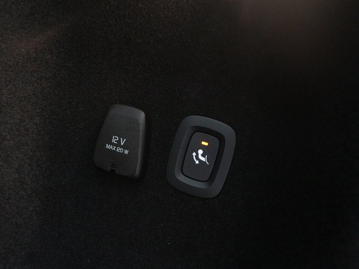 42420857 volvo v60 2 0 b3 plus dark panoramadak harman kardon trekhaak 360 1163e5