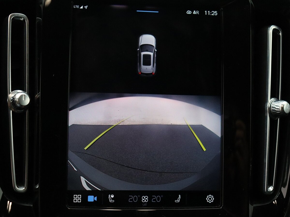 43837479 volvo xc40 recharge p8 awd r design 47