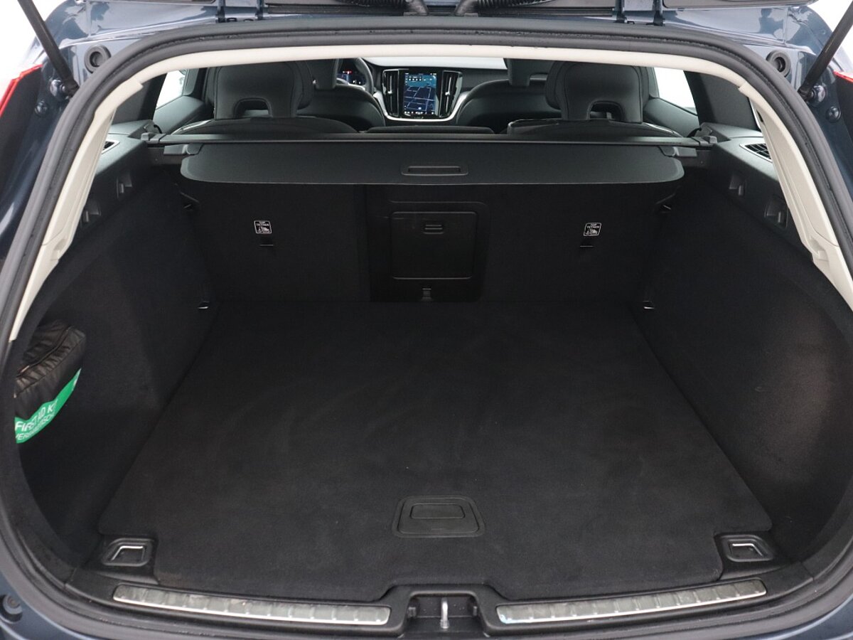 43879605 volvo v60 2 0 b3 essential driver assist climate 18 trekhaak 6c2b02