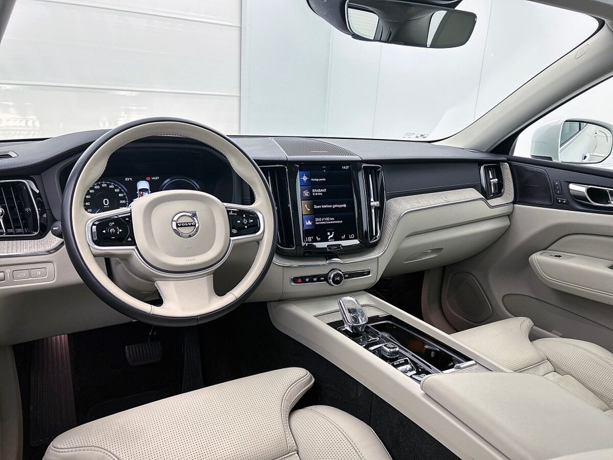46665018 volvo xc60 2 0 t6 awd inscription 36