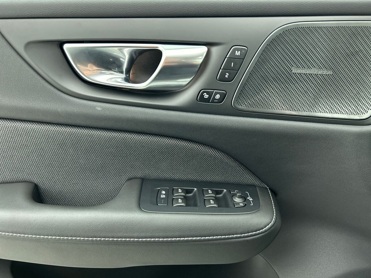 47797613 volvo v60 2 0 t6 awd plus dark trekhaak leder harman kardon audio 58