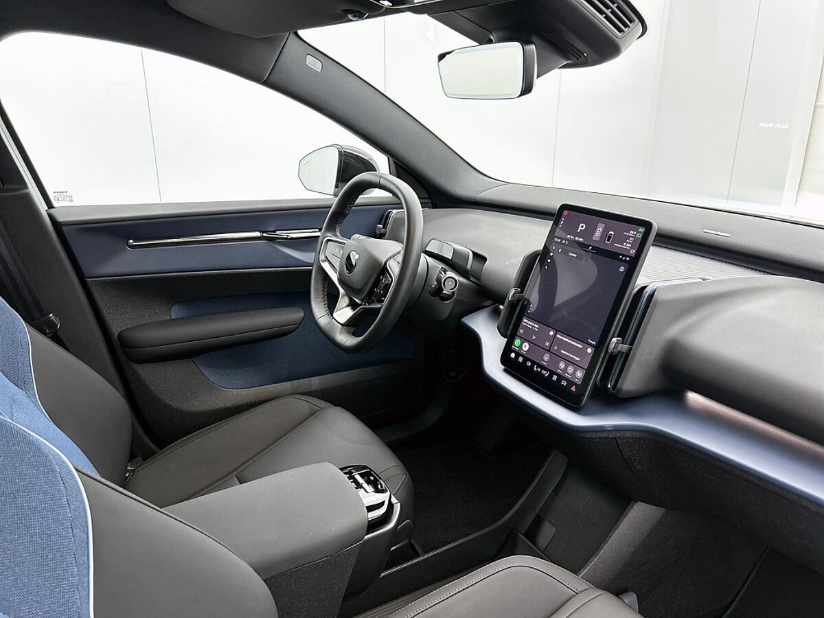 49432121 volvo ex30 single motor extended range ultra 69 kwh 18