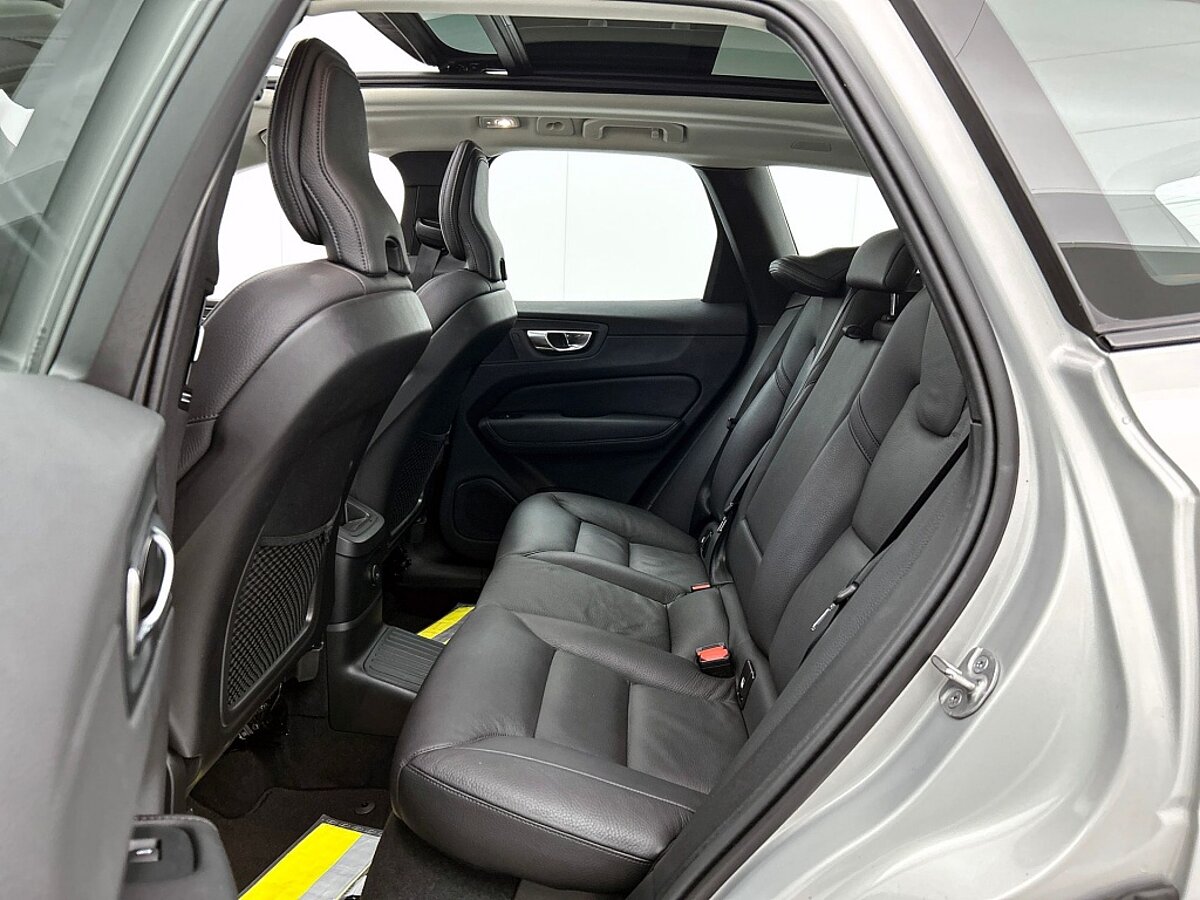 49717398 volvo xc60 2 0 t6 awd plus dark trekhaak 360a camera panoramadak 81