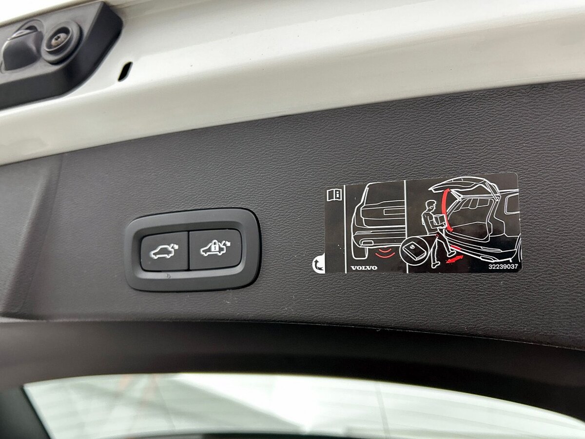 49783961 volvo xc40 1 5 t5 recharge r design 360ao camera bliss 75