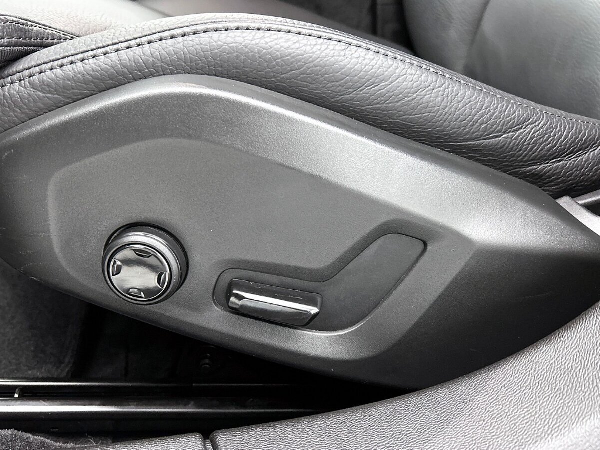 46919499 volvo v60 2 0 b4 momentum business 28