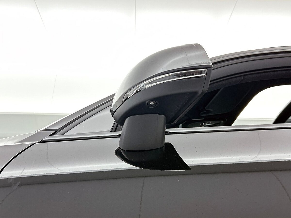 47515856 volvo xc40 2 0 b4 plus black edition panoramadak 360 graden camera 247d15