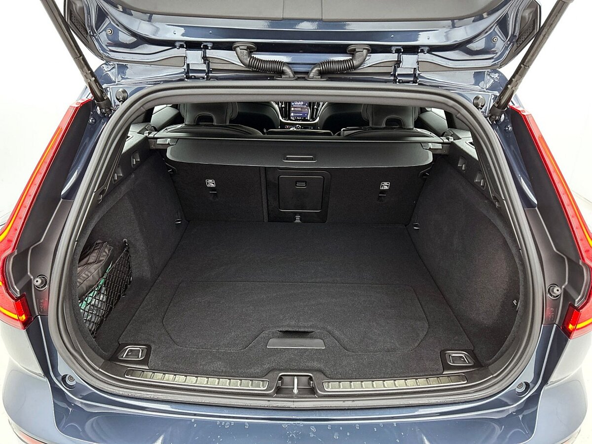 47540135 volvo v60 2 0 t6 awd plus dark trekhaak sportstoelen 09