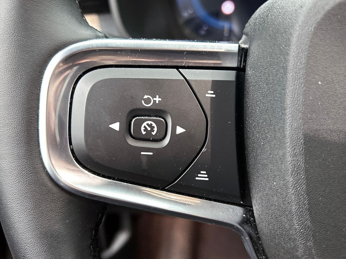 47965582 volvo xc40 2 0 b4 plus dark trekhaak harman kardon 8