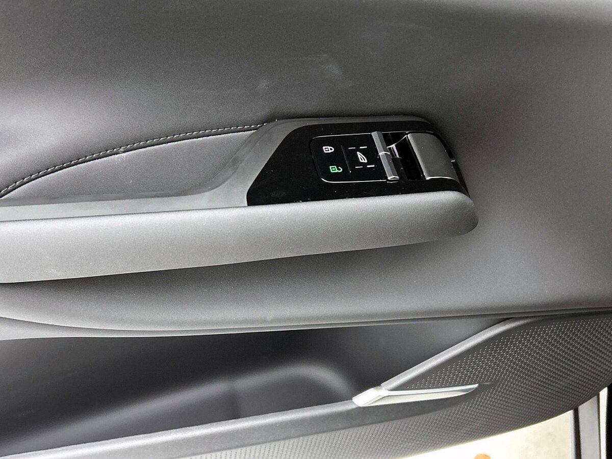 48676506 volvo ex90 ex 90 2wd core 7 zitter voorraad onyx black nordico microt e00f4d