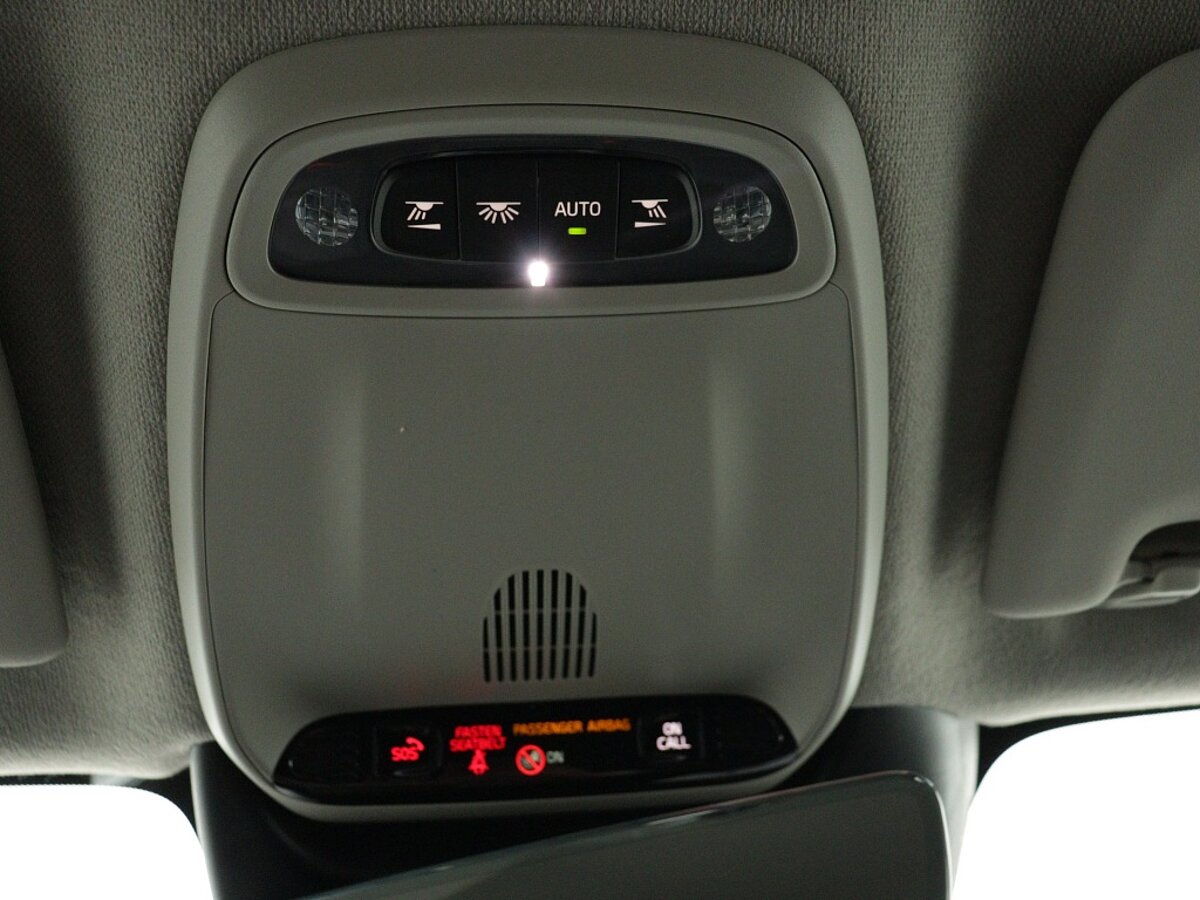 44288600 volvo xc40 1 5 t4 recharge plus bright 07