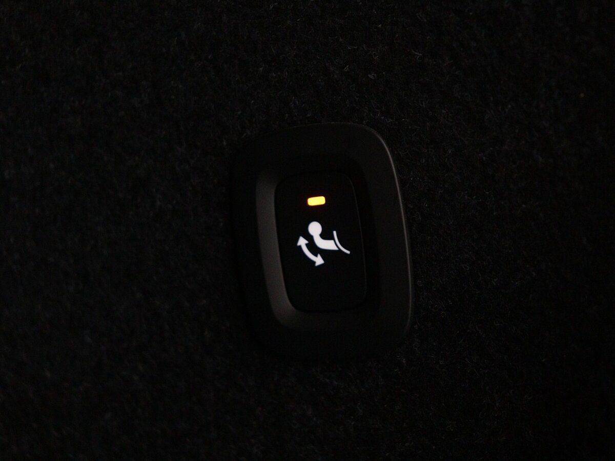 44288600 volvo xc40 1 5 t4 recharge plus bright 62