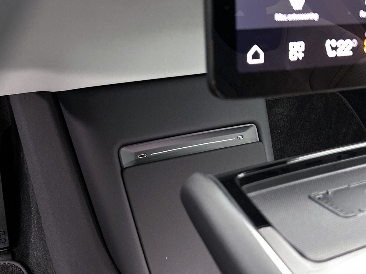 46401174 polestar 3 long range dual motor performance launch edition pixel led trekh 62