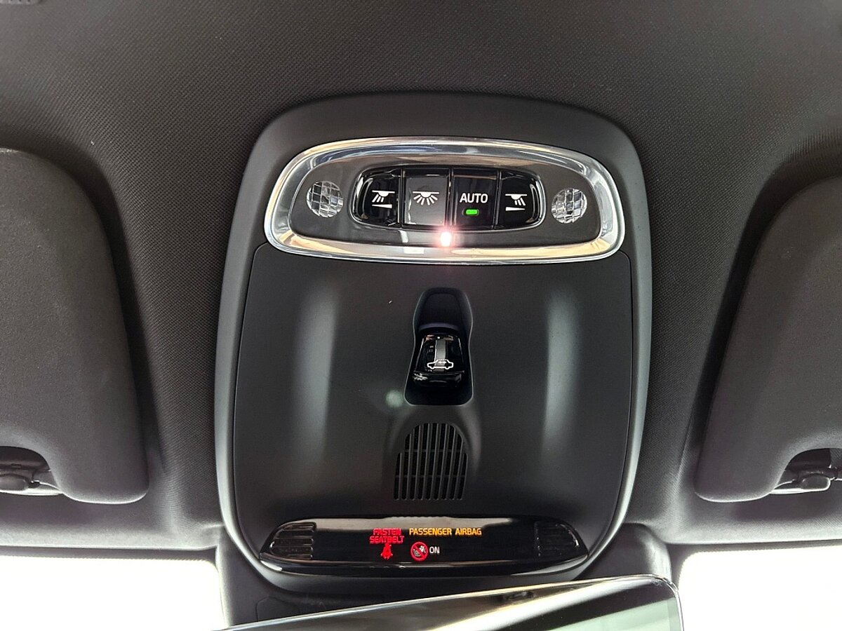 47013591 volvo xc60 2 0 t5 awd r design 3d9a34