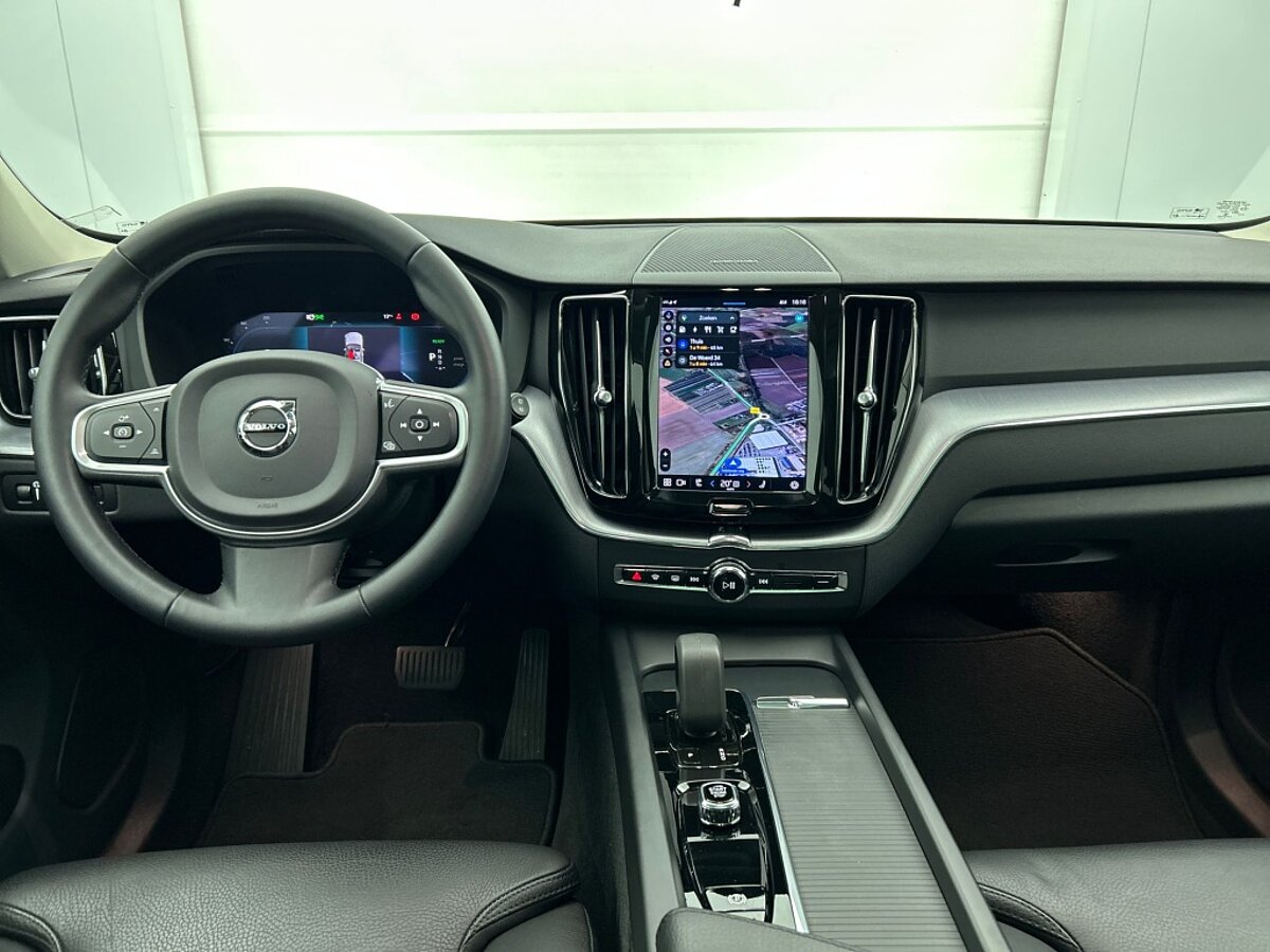 48575818 volvo xc60 2 0 t6 plug in hybrid awd inscription expression 4785aa