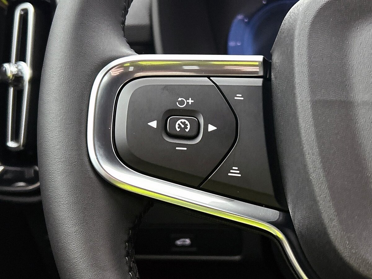 48723966 volvo xc40 2 0 b4 plus dark trekhaak blis harman kardon audio 03