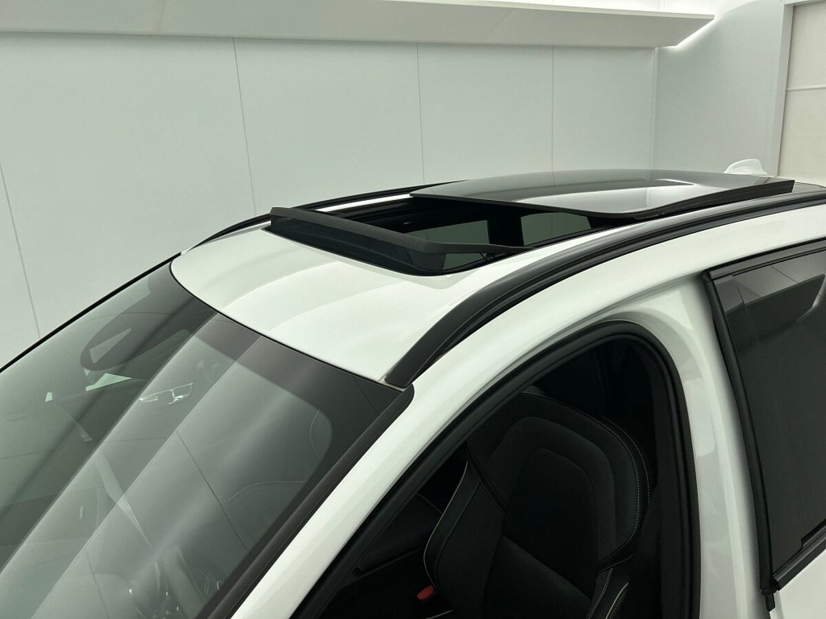 49295812 volvo xc60 2 0 t8 recharge r design 41