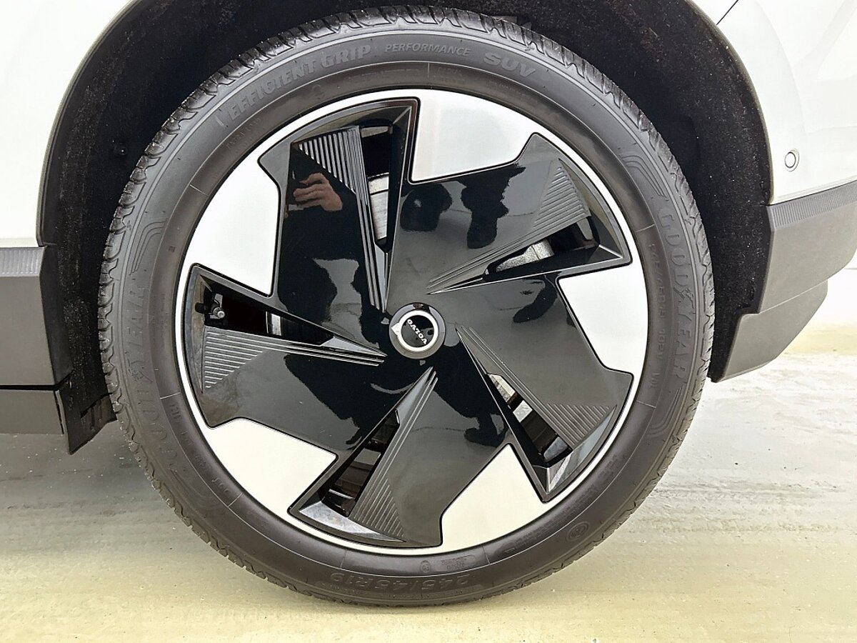 49432121 volvo ex30 single motor extended range ultra 69 kwh 9 03