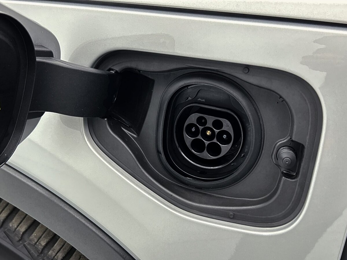 44339731 volvo xc40 1 5 t4 recharge plus bright harman kardon pilot assist ele 90
