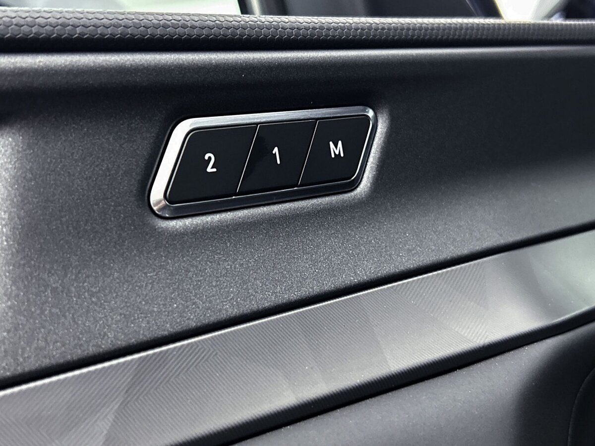 46063092 lynk co 01 1 5 phev business ed 1800kg trekvermogen 360 camera clima 73