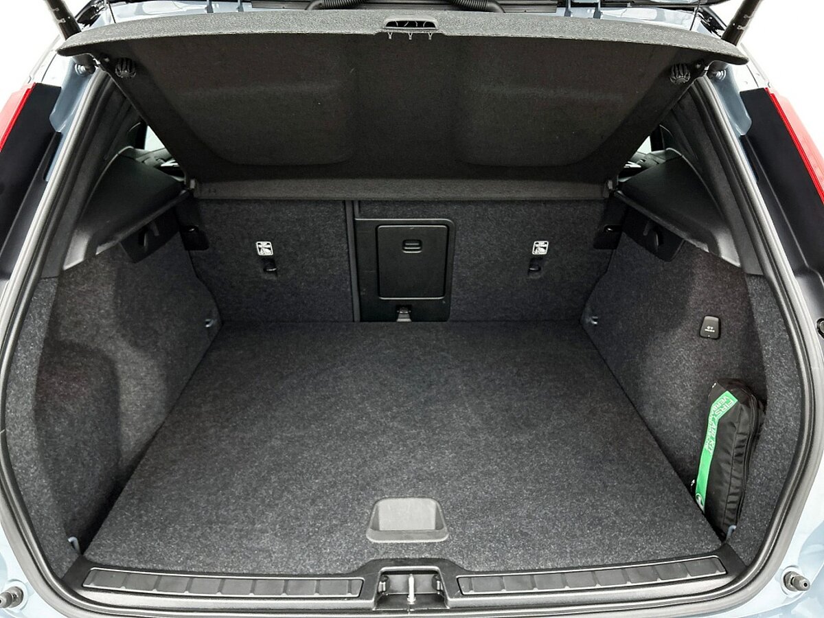 47156536 volvo xc40 1 5 t5 r design pilot assist trekhaak keyless blis clima 9f4715